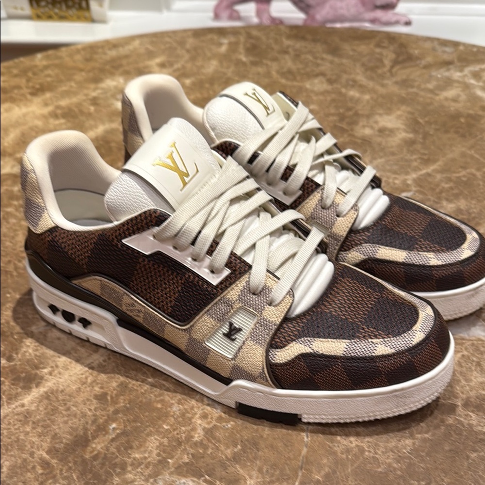 Louis Vuitton Trainer. Damier Print.